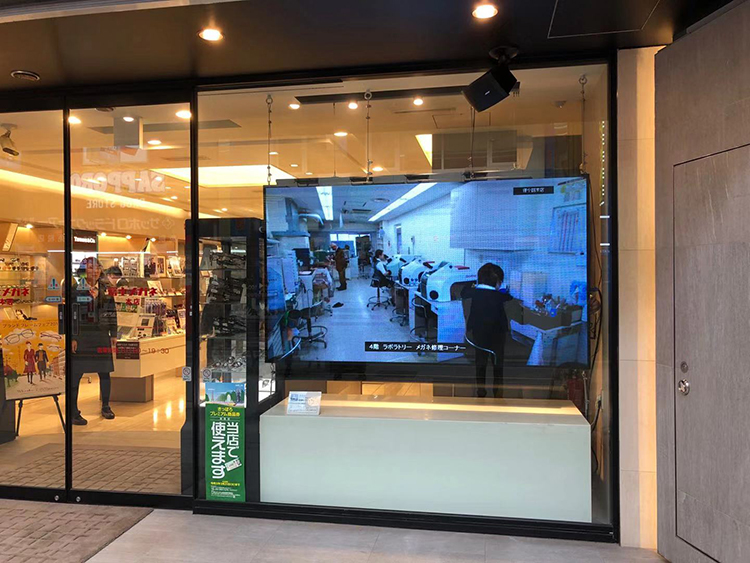 日本某商場(chǎng)眼鏡(jìng)店鋪P2室内顯示屏
